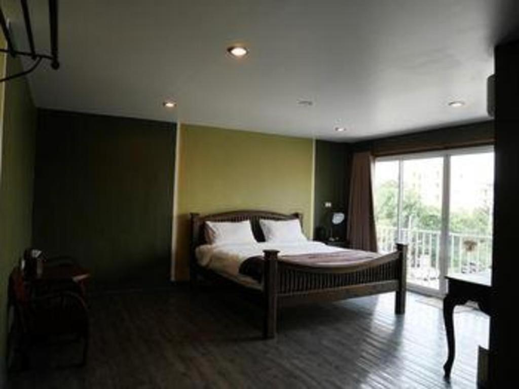 Phaphoom Boutique Residence Bangkok Exterior photo